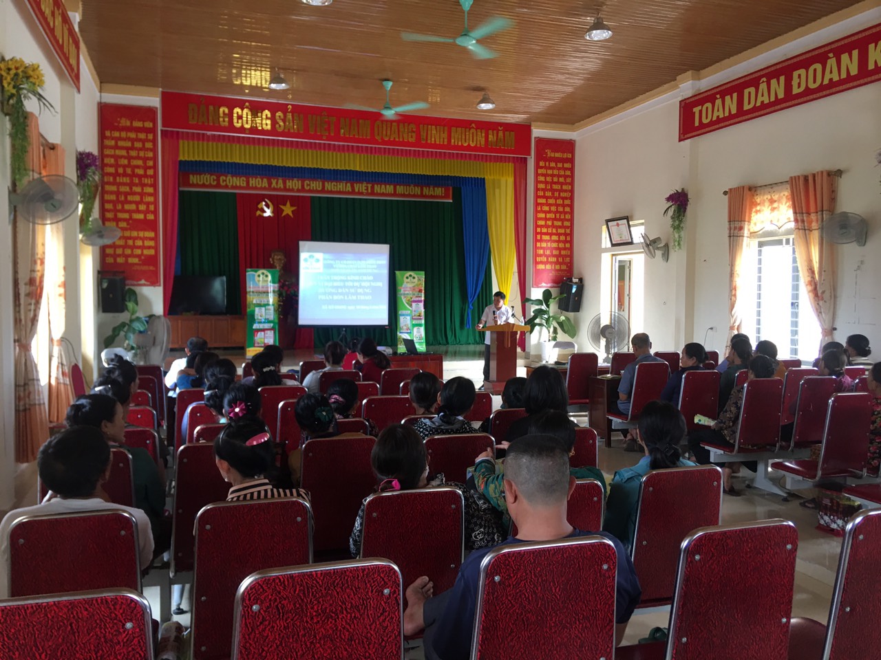 Hội nông dân xã Kỳ Giang tổ chức hội nghị tập huấn hướng dẫn sử dụng kỹ thuật phân bón NPK Lâm Thao